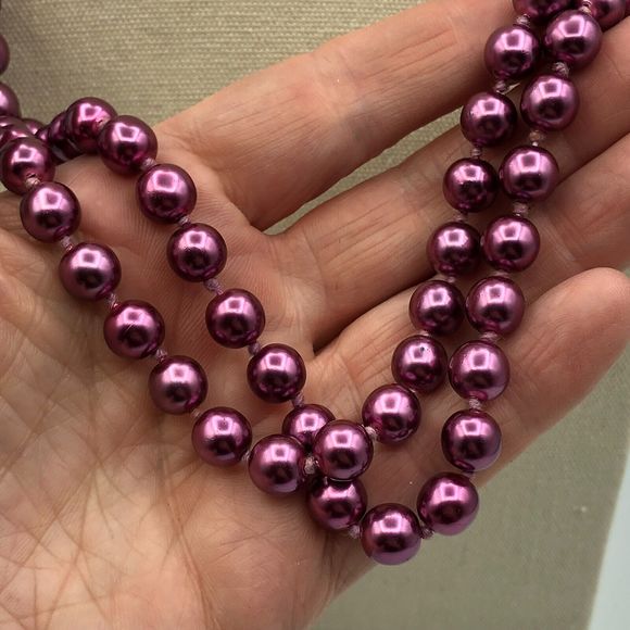 VINTAGE Rockabilly Long Purple Knotted Faux Pearl Bead Retro Necklace Festival - Picture 4 of 13